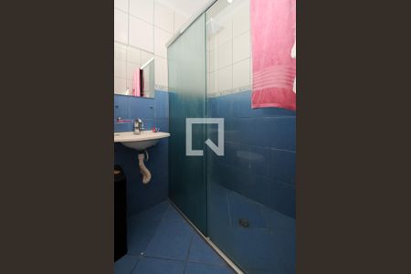 Casa à venda com 191m², 4 quartos e 3 vagas Casa à venda com 191m², 4 quartos e 3 vagasEdicula - Banheiro