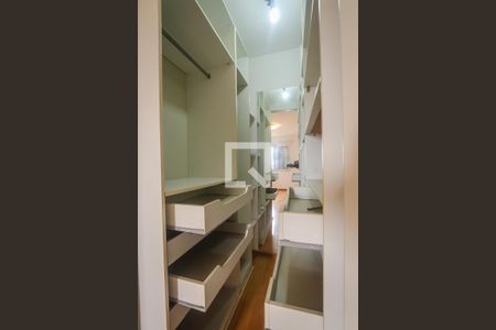 Apartamento para alugar com 68m², 2 quartos e 1 vaga Apartamento para alugar com 68m², 2 quartos e 1 vagaCloset da Suite