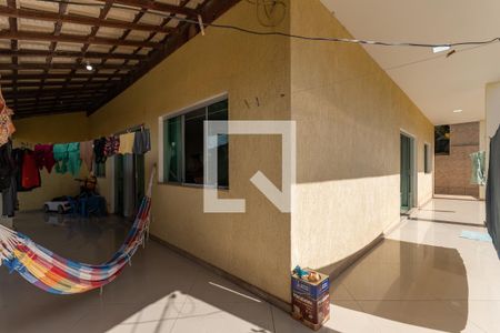 Casa à venda com 253m², 4 quartos e 3 vagas Casa à venda com 253m², 4 quartos e 3 vagasEntrada - Varanda