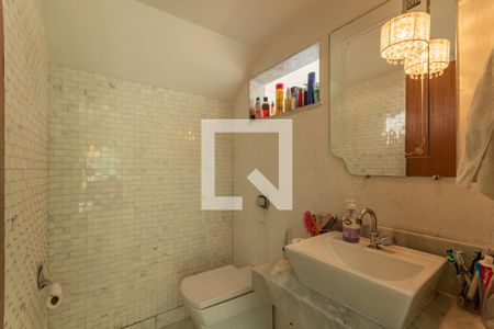 Casa à venda com 253m², 4 quartos e 3 vagas Casa à venda com 253m², 4 quartos e 3 vagasLavabo