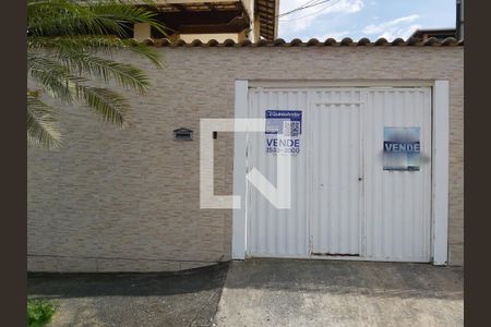 Casa à venda com 253m², 4 quartos e 3 vagas Casa à venda com 253m², 4 quartos e 3 vagasPlaca Instalada