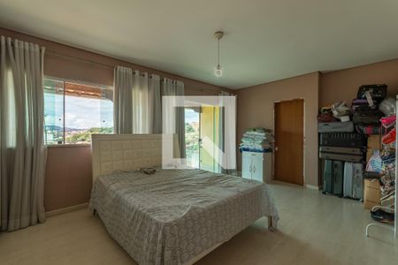 Casa à venda com 253m², 4 quartos e 3 vagas Casa à venda com 253m², 4 quartos e 3 vagasQuarto 4