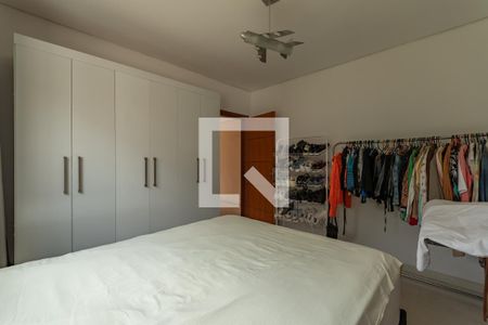 Casa à venda com 253m², 4 quartos e 3 vagas Casa à venda com 253m², 4 quartos e 3 vagasQuarto 3