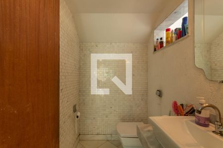 Casa à venda com 253m², 4 quartos e 3 vagas Casa à venda com 253m², 4 quartos e 3 vagasLavabo