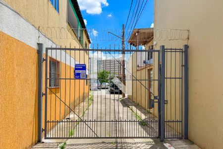Casa à venda com 70m², 2 quartos e sem vaga Casa à venda com 70m², 2 quartos e sem vagaFachada + Plaquinha