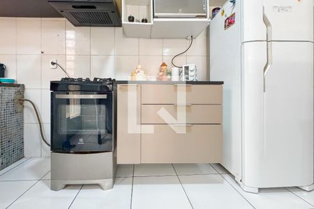 Casa à venda com 70m², 2 quartos e sem vaga Casa à venda com 70m², 2 quartos e sem vagaCozinha - Armários