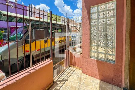 Casa à venda com 70m², 2 quartos e sem vaga Casa à venda com 70m², 2 quartos e sem vagaVaranda