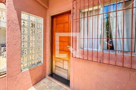 Casa à venda com 70m², 2 quartos e sem vaga Casa à venda com 70m², 2 quartos e sem vagaVaranda