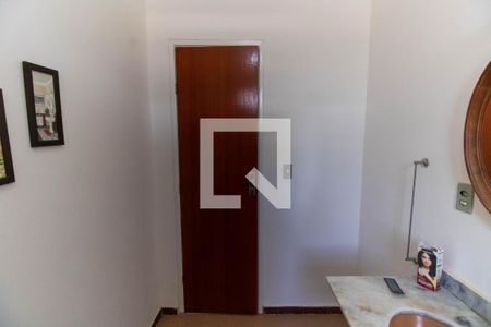 Casa à venda com 300m², 7 quartos e 2 vagas Casa à venda com 300m², 7 quartos e 2 vagasBanheiro Social 1