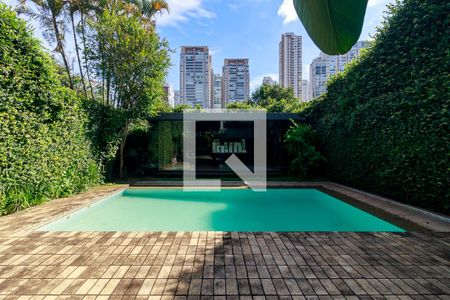 Casa à venda com 340m², 3 quartos e 3 vagasPiscina