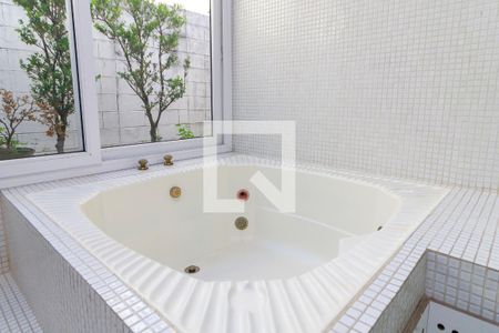 Casa à venda com 340m², 3 quartos e 3 vagasSuíte 2 - Banheiro