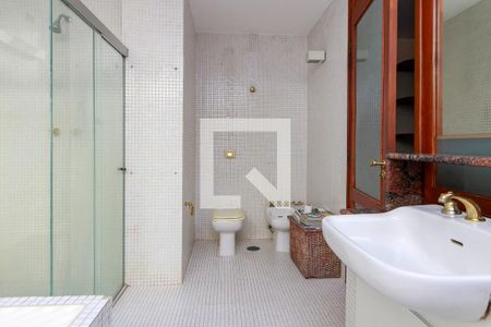 Casa à venda com 340m², 3 quartos e 3 vagasSuíte 2 - Banheiro