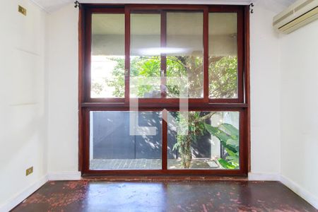 Casa à venda com 340m², 3 quartos e 3 vagasSuíte 2