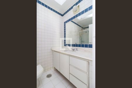 Casa à venda com 340m², 3 quartos e 3 vagasSuíte 3 - Banheiro