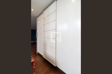Casa à venda com 340m², 3 quartos e 3 vagasSuíte 1 - Closet
