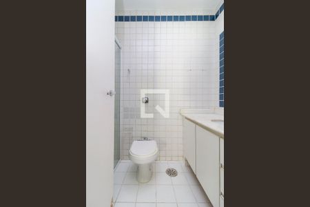 Casa à venda com 340m², 3 quartos e 3 vagasSuíte 3 - Banheiro