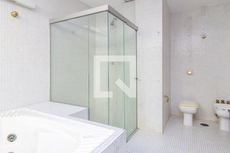 Casa à venda com 340m², 3 quartos e 3 vagasSuíte 2 - Banheiro