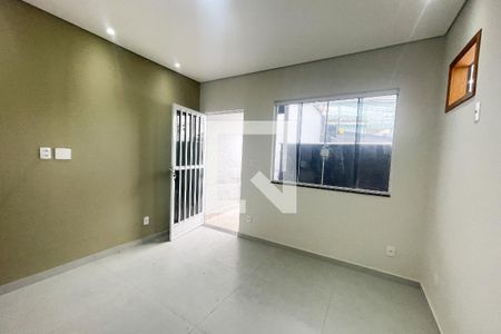 Sala de casa de condomínio para alugar com 1 quarto, 58m² em Jardim Vinte E Cinco de Agosto, Duque de Caxias