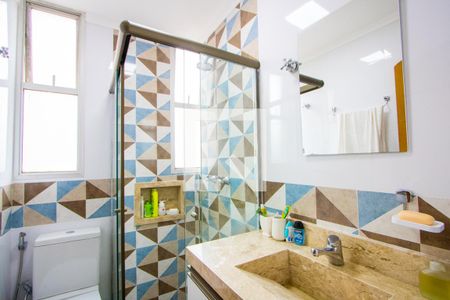 Apartamento à venda com 100m², 3 quartos e 2 vagas Apartamento à venda com 100m², 3 quartos e 2 vagasBanheiro social