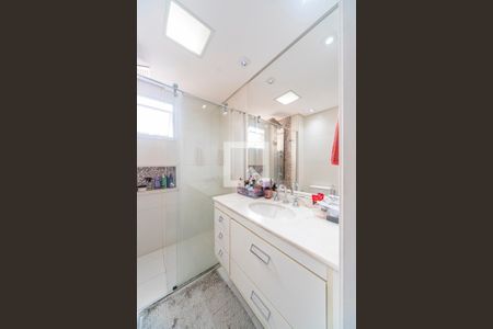 Apartamento à venda com 180m², 3 quartos e 3 vagasBanheiro do Quarto 2