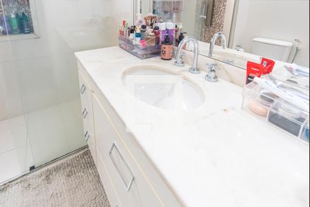 Apartamento à venda com 180m², 3 quartos e 3 vagasBanheiro do Quarto 2