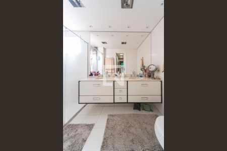 Apartamento à venda com 180m², 3 quartos e 3 vagasBanheiro do Quarto 3