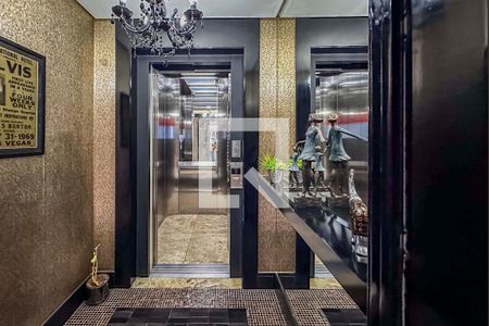 Apartamento à venda com 180m², 3 quartos e 3 vagasHall Privativo