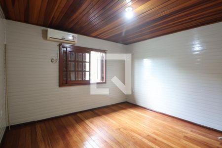 Casa à venda com 130m², 3 quartos e 3 vagasSuite