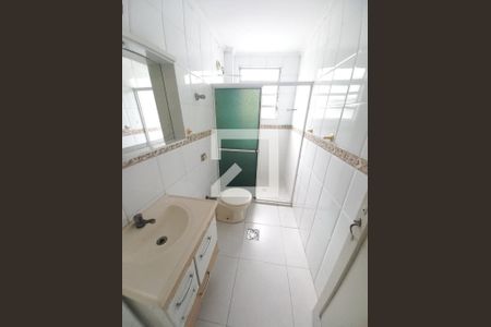 Banheiro de apartamento para alugar com 1 quarto, 50m² em Centro, São Vicente