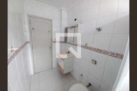 Banheiro de apartamento para alugar com 1 quarto, 50m² em Centro, São Vicente