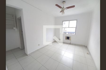 Sala/Quarto de apartamento para alugar com 1 quarto, 50m² em Centro, São Vicente