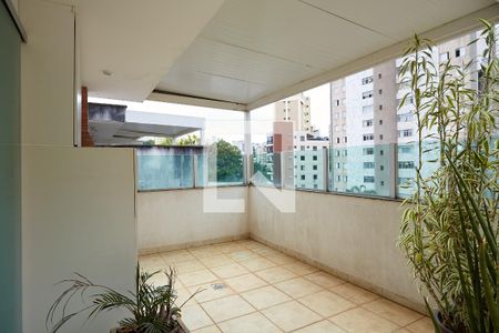 Apartamento à venda com 140m², 2 quartos e 2 vagasTerraço