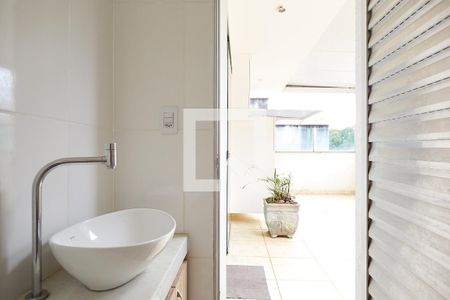 Apartamento à venda com 140m², 2 quartos e 2 vagasLavabo