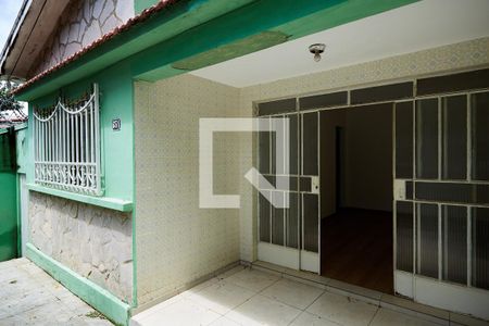 Casa à venda com 375m², 4 quartos e 2 vagas Casa à venda com 375m², 4 quartos e 2 vagasÁrea externa