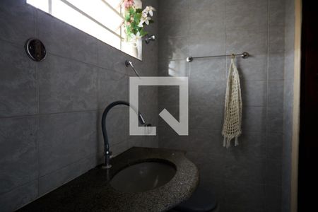 Casa à venda com 375m², 4 quartos e 2 vagas Casa à venda com 375m², 4 quartos e 2 vagasBanheiro