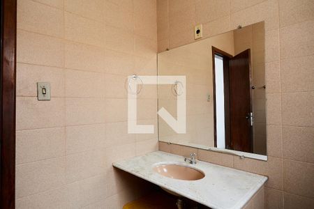 Casa à venda com 375m², 4 quartos e 2 vagas Casa à venda com 375m², 4 quartos e 2 vagasBanheiro Casa 2