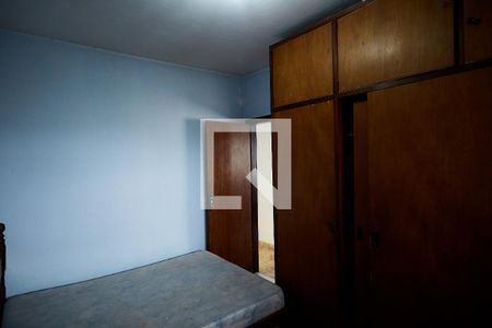 Casa à venda com 375m², 4 quartos e 2 vagas Casa à venda com 375m², 4 quartos e 2 vagasQuarto 1 Casa 2