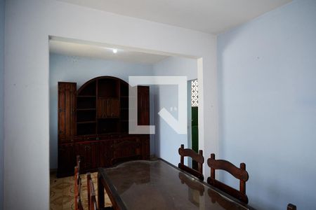 Casa à venda com 375m², 4 quartos e 2 vagas Casa à venda com 375m², 4 quartos e 2 vagasSala de Jantar Casa 2