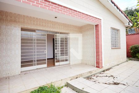 Casa à venda com 375m², 4 quartos e 2 vagas Casa à venda com 375m², 4 quartos e 2 vagasEntrada