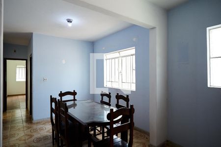 Casa à venda com 375m², 4 quartos e 2 vagas Casa à venda com 375m², 4 quartos e 2 vagasSala de Jantar Casa 2