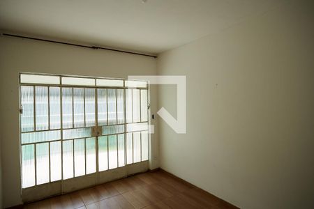 Casa à venda com 375m², 4 quartos e 2 vagas Casa à venda com 375m², 4 quartos e 2 vagasSala Casa 2