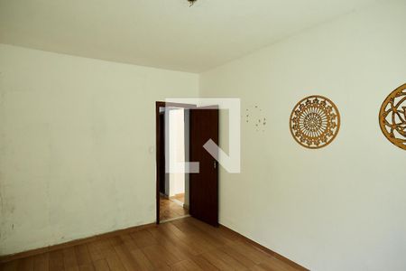 Casa à venda com 375m², 4 quartos e 2 vagas Casa à venda com 375m², 4 quartos e 2 vagasQuarto Casa 2