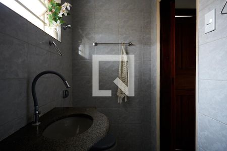 Casa à venda com 375m², 4 quartos e 2 vagas Casa à venda com 375m², 4 quartos e 2 vagasBanheiro