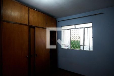 Casa à venda com 375m², 4 quartos e 2 vagas Casa à venda com 375m², 4 quartos e 2 vagasQuarto 1 Casa 2