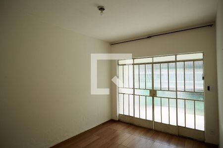 Casa à venda com 375m², 4 quartos e 2 vagas Casa à venda com 375m², 4 quartos e 2 vagasSala Casa 2