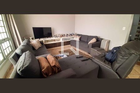 Sala de TV de casa à venda com 5 quartos, 382m² em City Bussocaba, Osasco