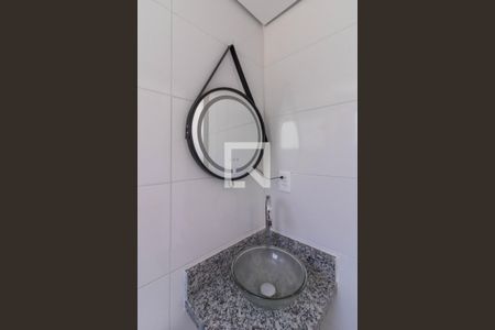 Banheiro  de kitnet/studio para alugar com 0 quarto, 16m² em Vila Santa Maria, Guarulhos