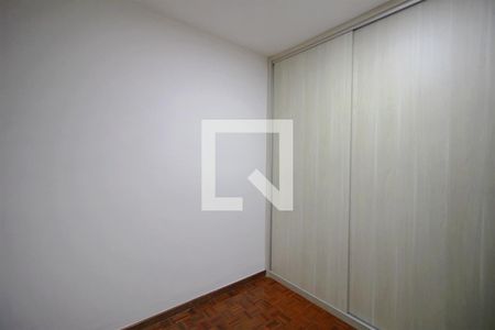 Quarto 2 de apartamento para alugar com 2 quartos, 65m² em Jardim América, Belo Horizonte
