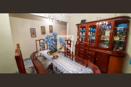 Casa à venda com 125m², 5 quartos e 2 vagas Casa à venda com 125m², 5 quartos e 2 vagasSala de Jantar