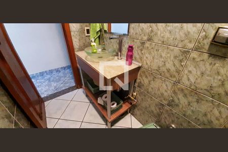 Casa à venda com 125m², 5 quartos e 2 vagas Casa à venda com 125m², 5 quartos e 2 vagasBanheiro debaixo